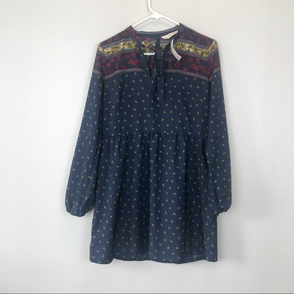 NWT Abercrombie Paisley Print Pussy Dow Dress